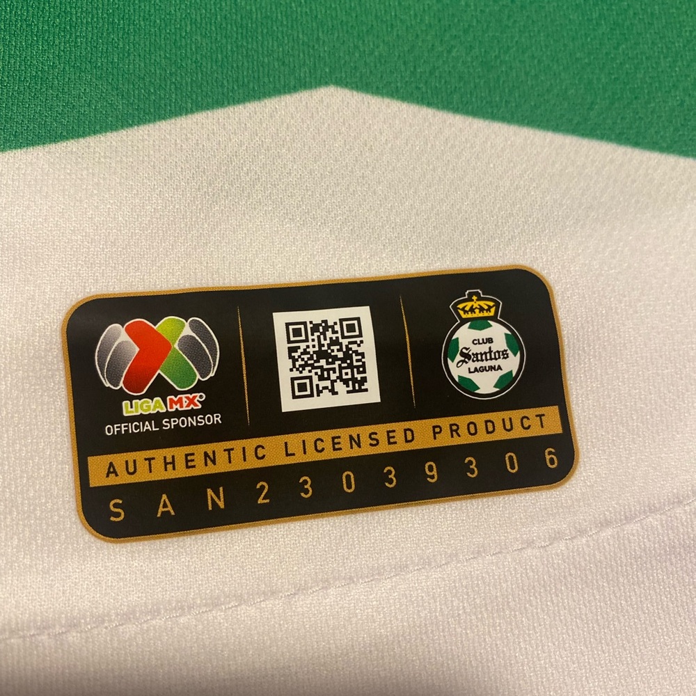 Santos Laguna Green and White Jersey - Picture 4 of 8